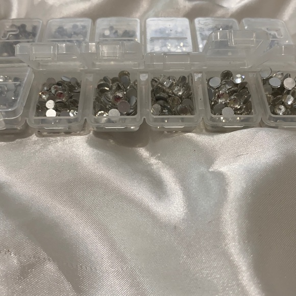 Nail diamonds - Picture 1 of 3